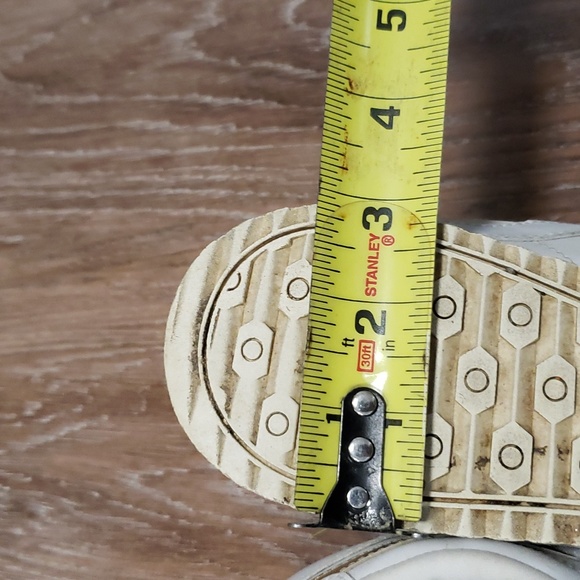 (9) Vintage Look Reebok Classic Lace Up Sneakers Non-Marking Outsole Retro Y2K - Picture 14 of 17